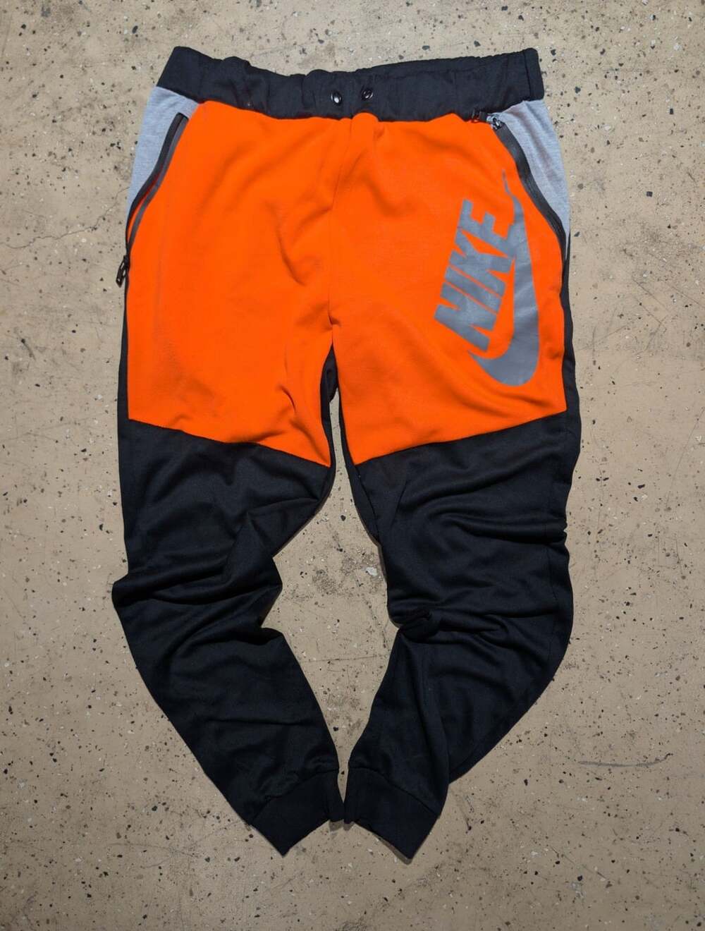 Nike Sportswear Element Joggers Size XL Orange Black